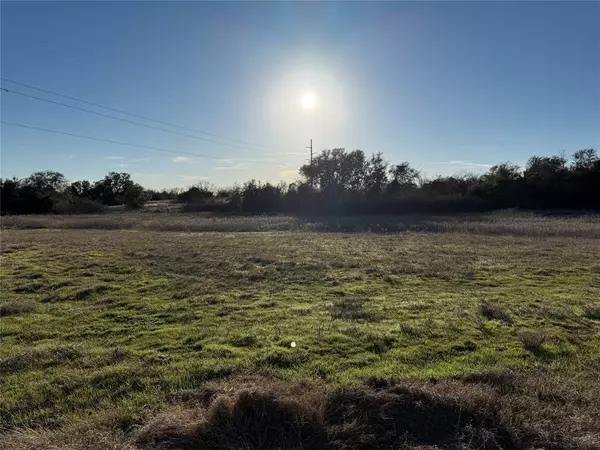 136 Aslan Road, Poolville, TX 76487