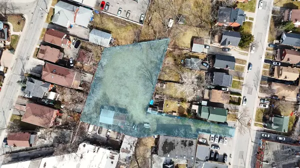 Toronto W04, ON M9N 1M1,2A Fern AVE