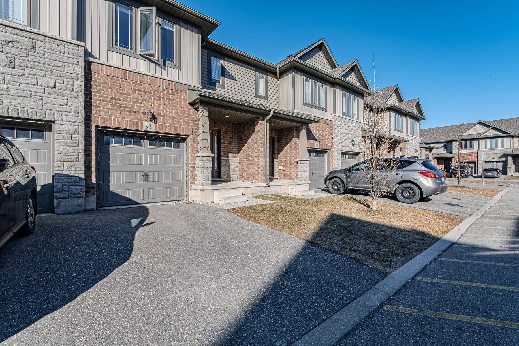 Brantford, ON N3T 6P9,77 Diana AVE #93