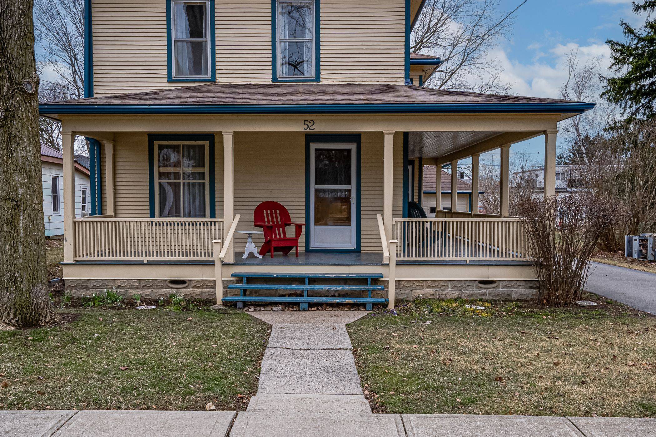 Norfolk, ON N0E 1M0,52 Ellis ST