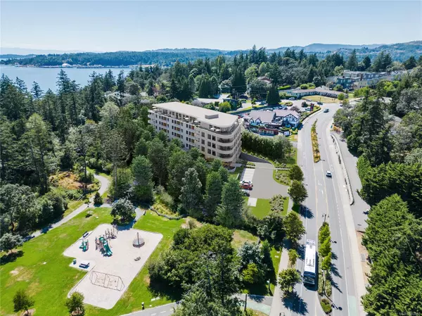 View Royal, BC V9B 1G1,167 Island Hwy #306