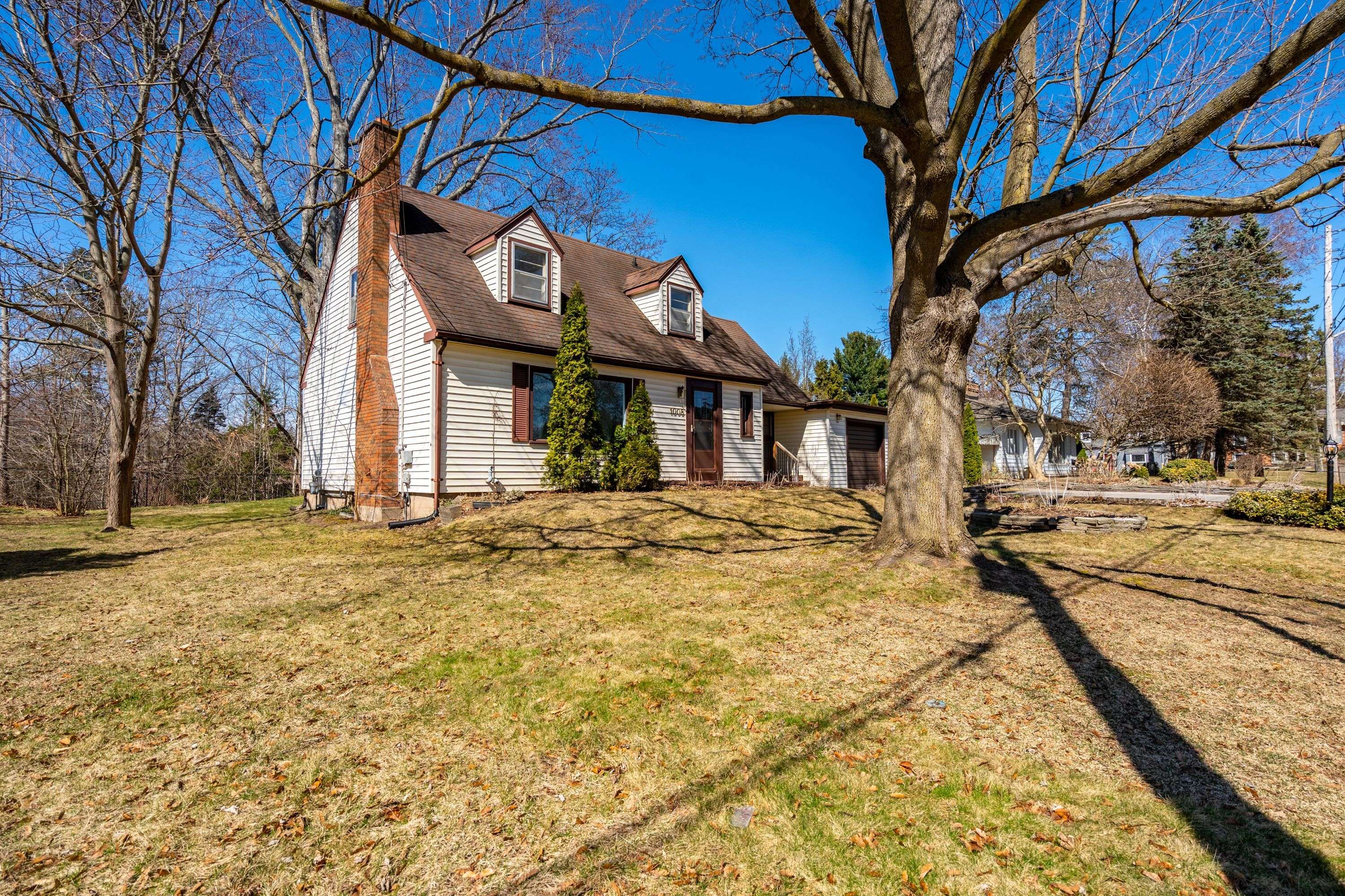 Pelham, ON L0S 1E4,1008 HAIST ST