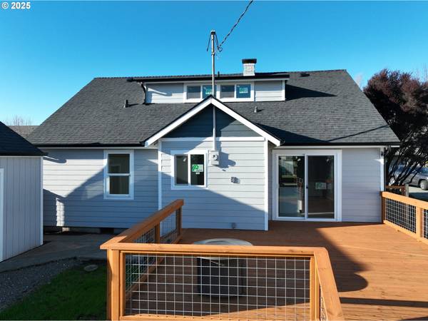 Brookings, OR 97415,433 PINE ST