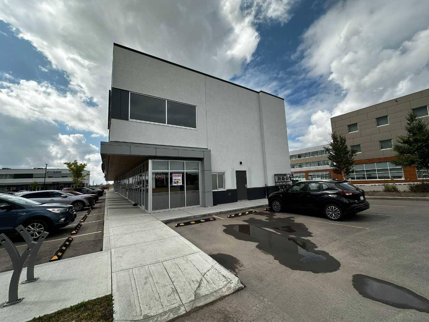 Calgary, AB T3R 0N2,11 Royal Vista DR Northwest #1210