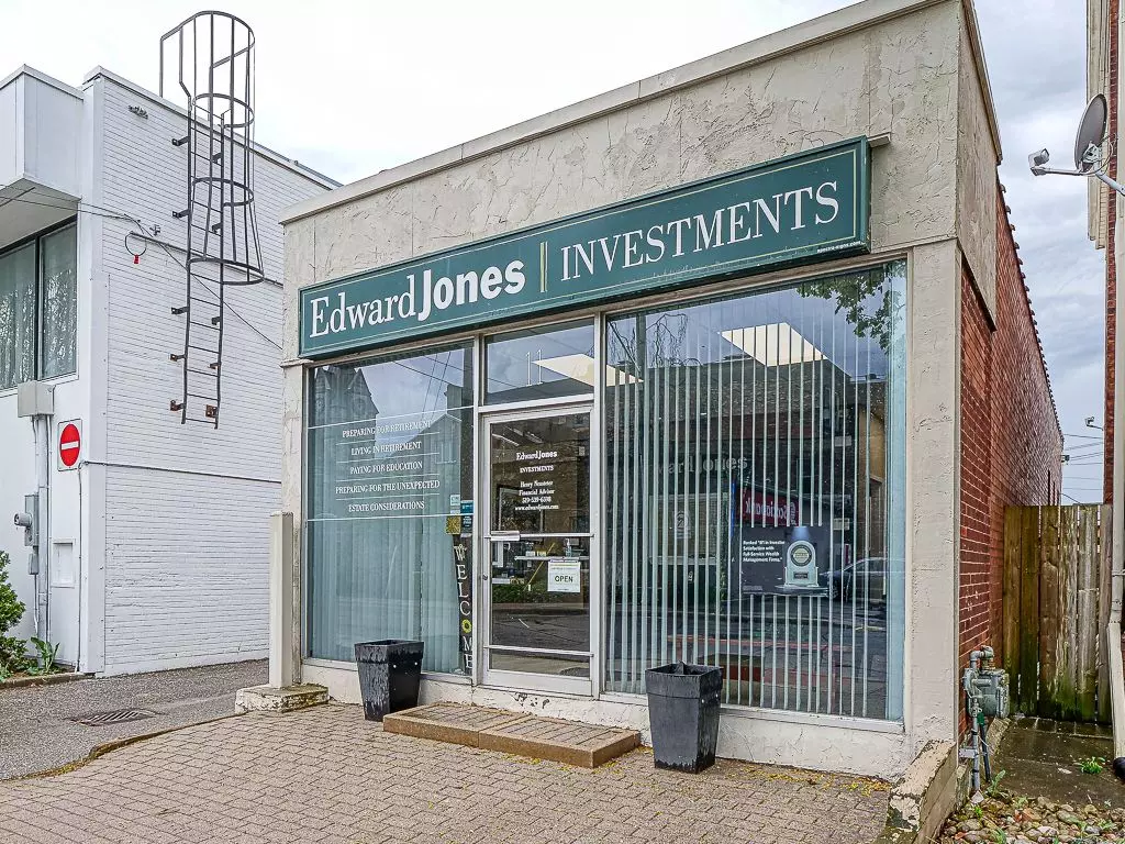 Woodstock, ON N4S 6L9,11 Riddell ST
