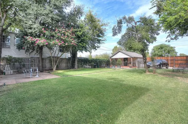 Dallas, TX 75219,4220-22 Rawlins Street