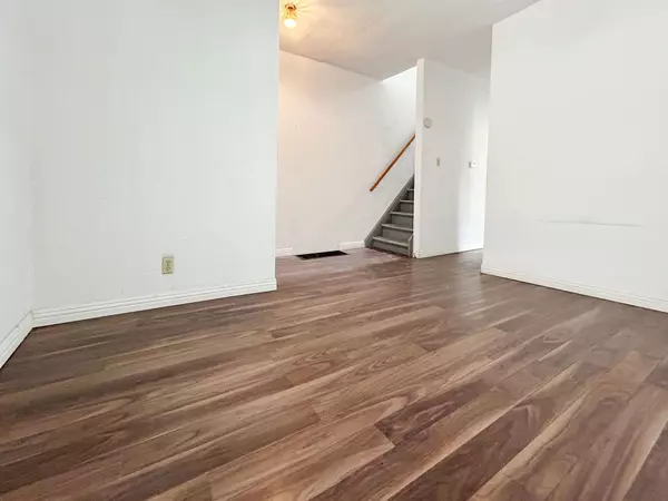Toronto E01, ON M4L 1Y8,1313 Gerrard ST