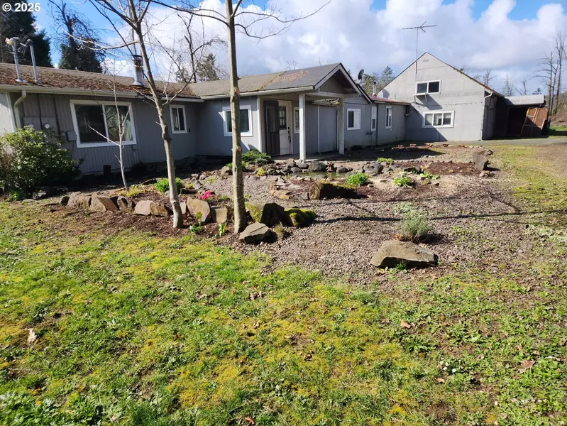 82284 HILLVIEW DR, Creswell, OR 97426
