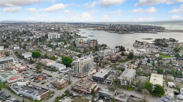 Esquimalt, BC V9A 4X3,906 Old Esquimalt Rd #3