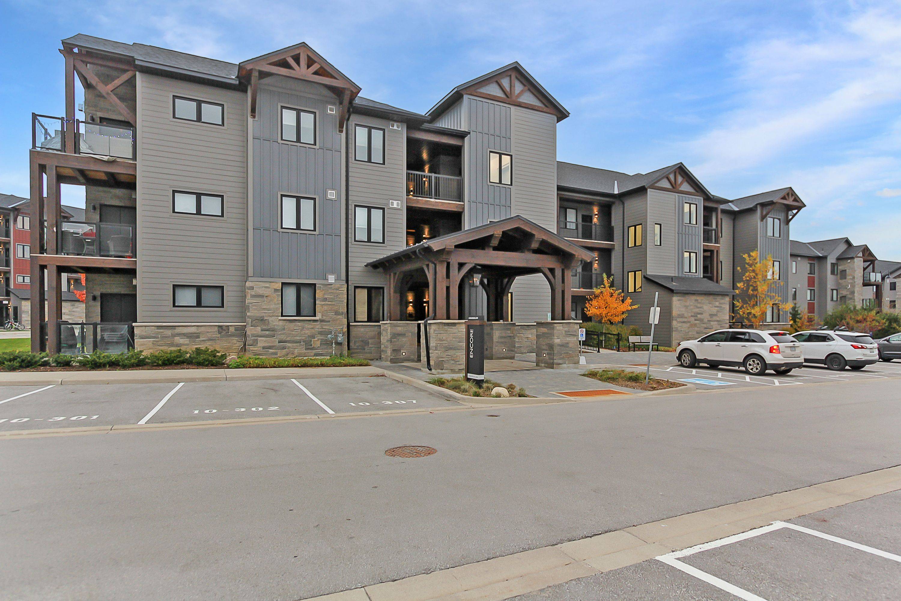 10 Beausoleil LN #306, Collingwood, ON L9Y 2X5