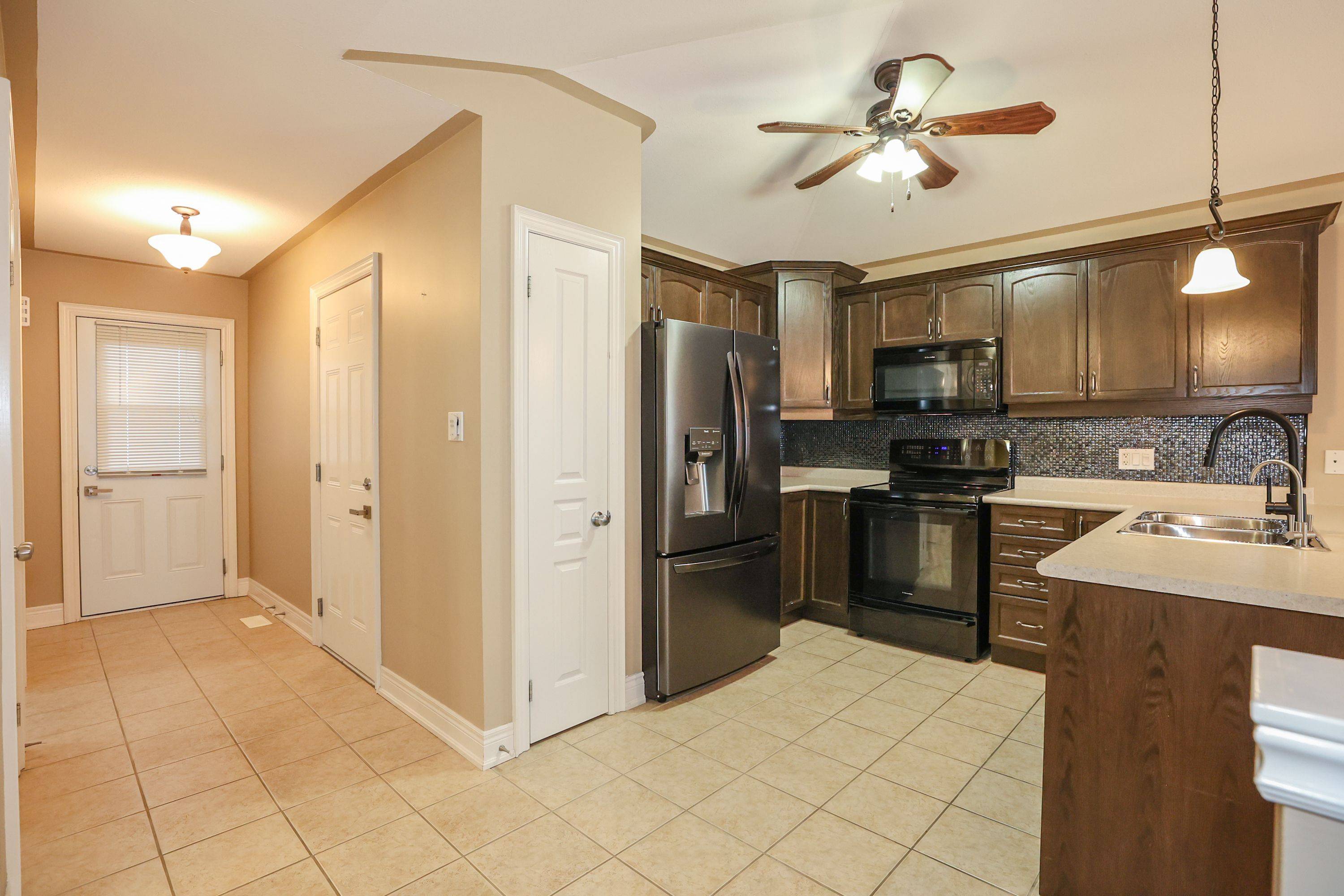 Fort Erie, ON L0S 1S0,2476 OLD MILL RD E