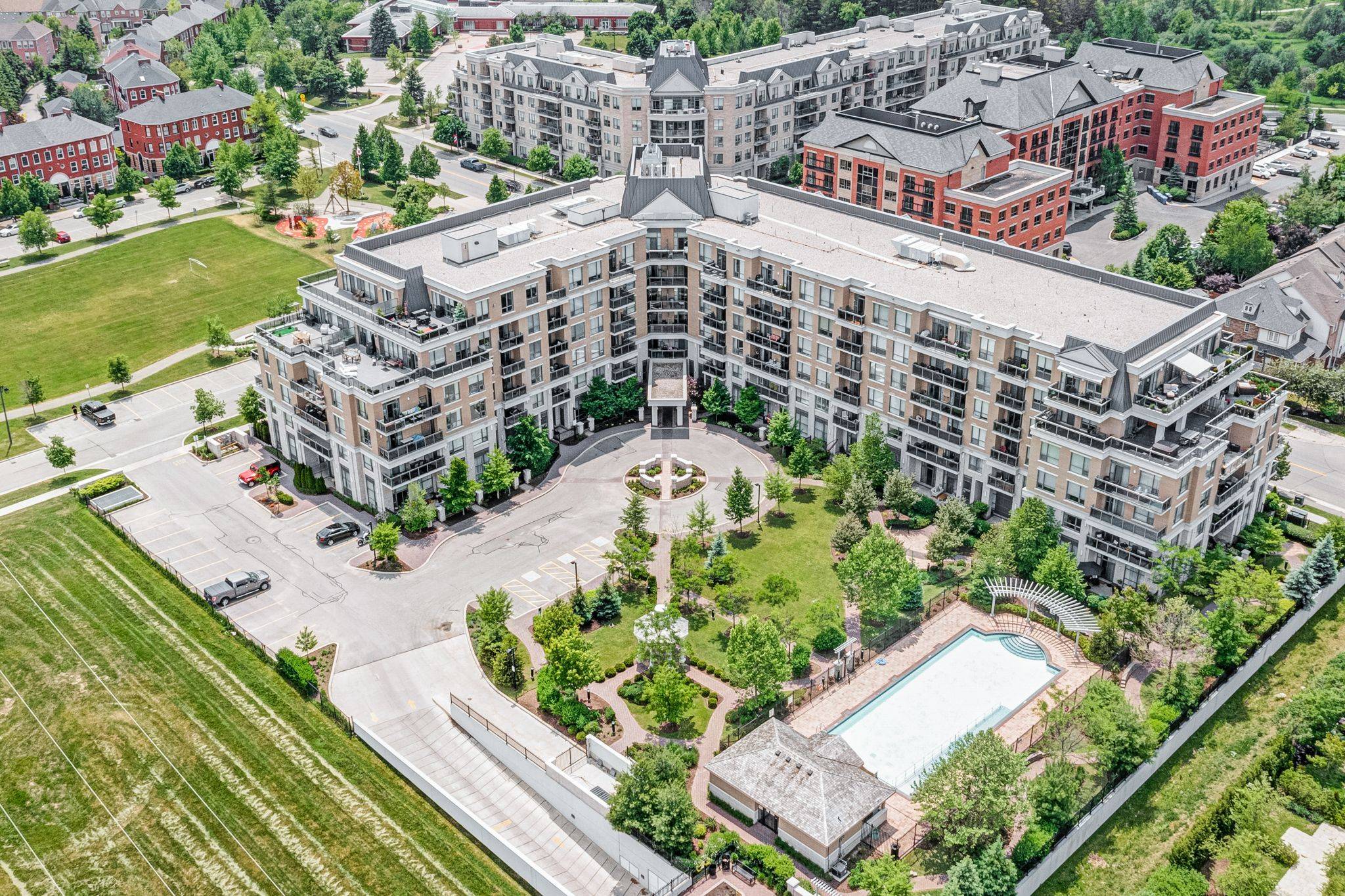 111 Civic Square Gate #210, Aurora, ON L4G 0S6