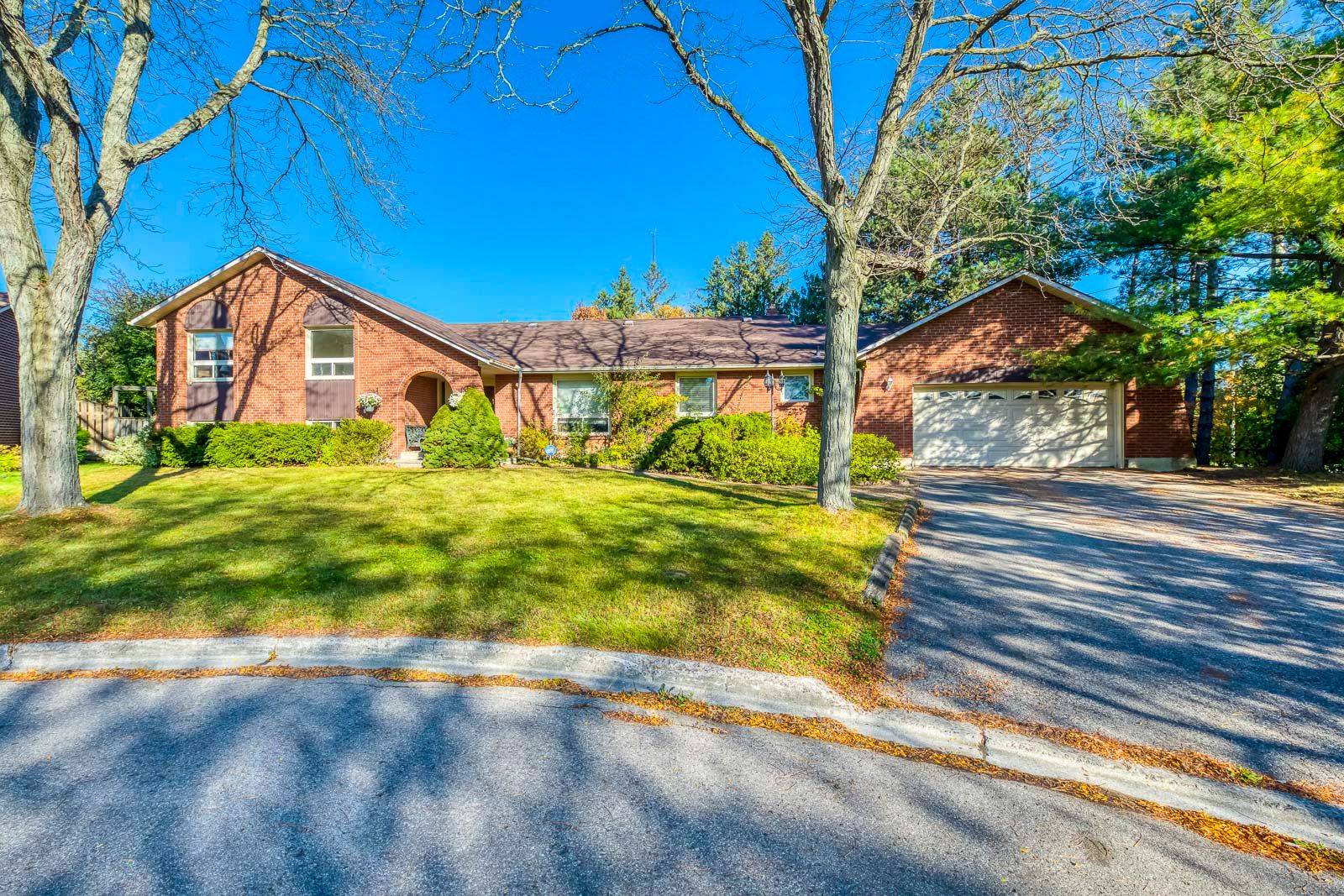 14 Cairnmore CT, Brampton, ON L6Z 1T6