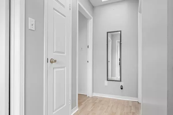 Mississauga, ON L5N 7S9,1571 Woodhenge WAY