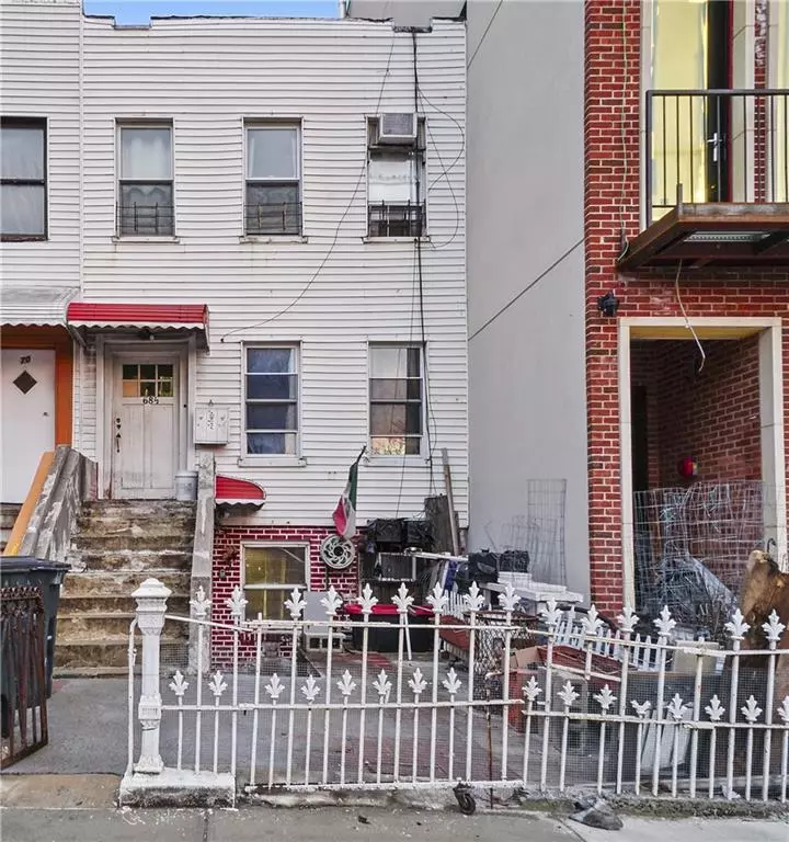 Brooklyn, NY 11206,68A Middleton ST