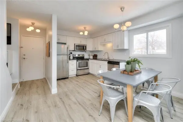 Kitchener, ON N2E 2J3,675 Westmount RD E #17