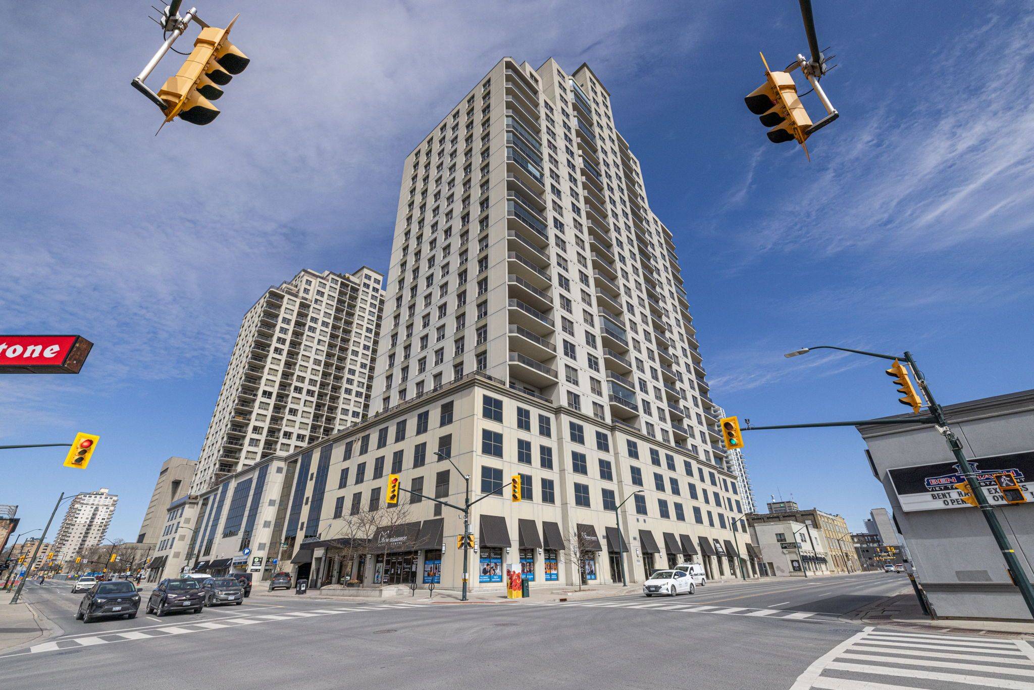330 Ridout ST N #2401, London, ON N6C 3Z3