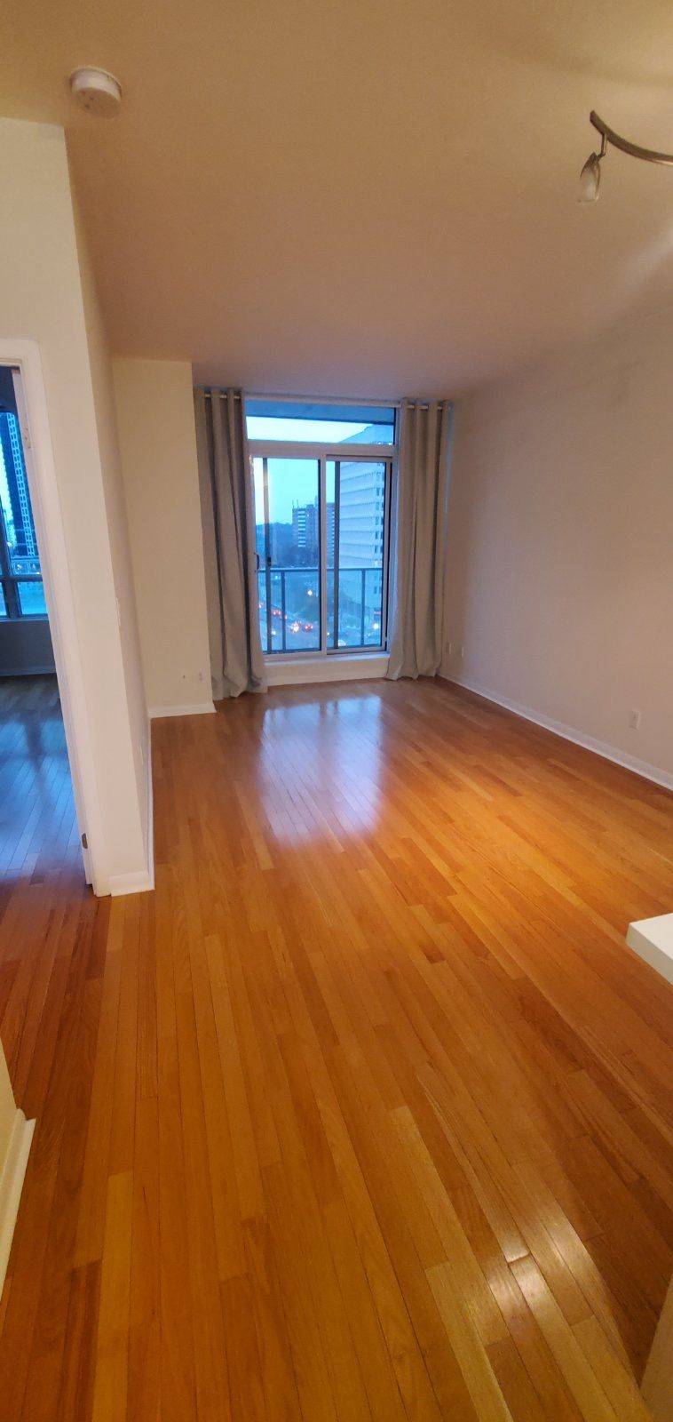 3391 Bloor ST W #805, Toronto W08, ON M8X 1G3