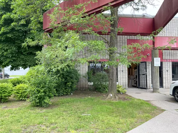 Toronto E07, ON M1V 5J5,328 Passmore AVE #1