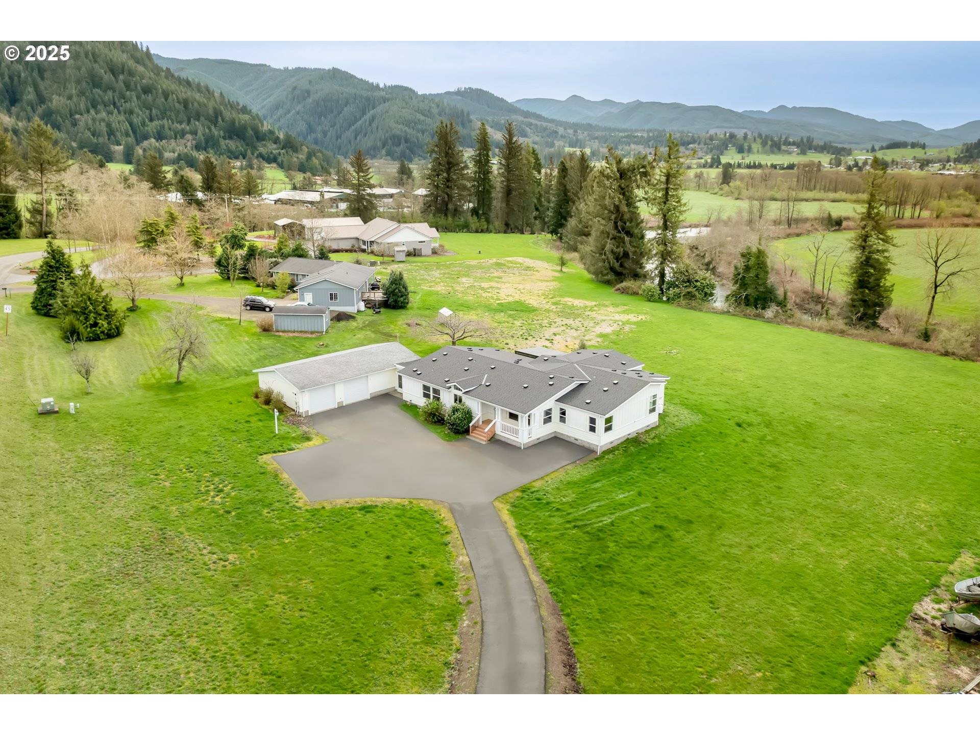 8265 SOLLIE SMITH RD, Tillamook, OR 97141