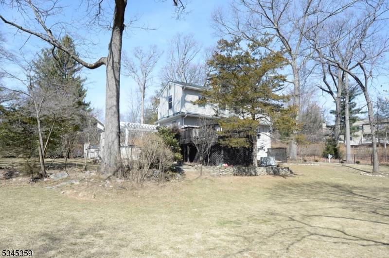 Oakland Boro, NJ 07417,43 Roth Ave