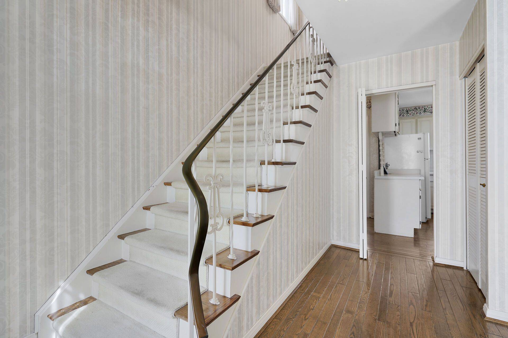 London North, ON N5X 1X6,1333 Rideau PL