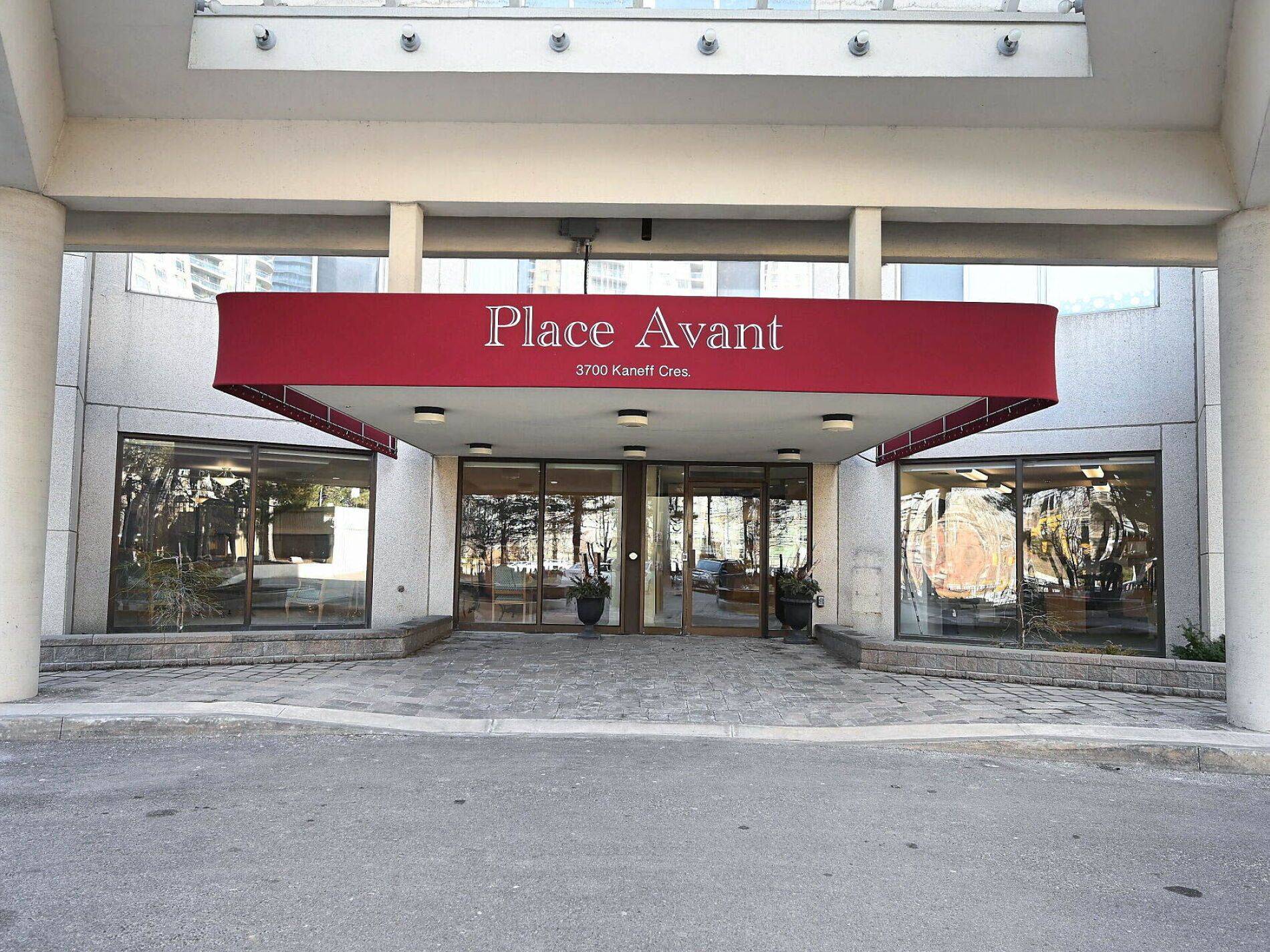 Mississauga, ON L5A 4B8,3700 Kaneff CRES #1206