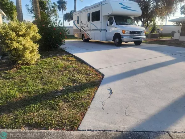 Okeechobee, FL 34974,6510 SE 56th Ln