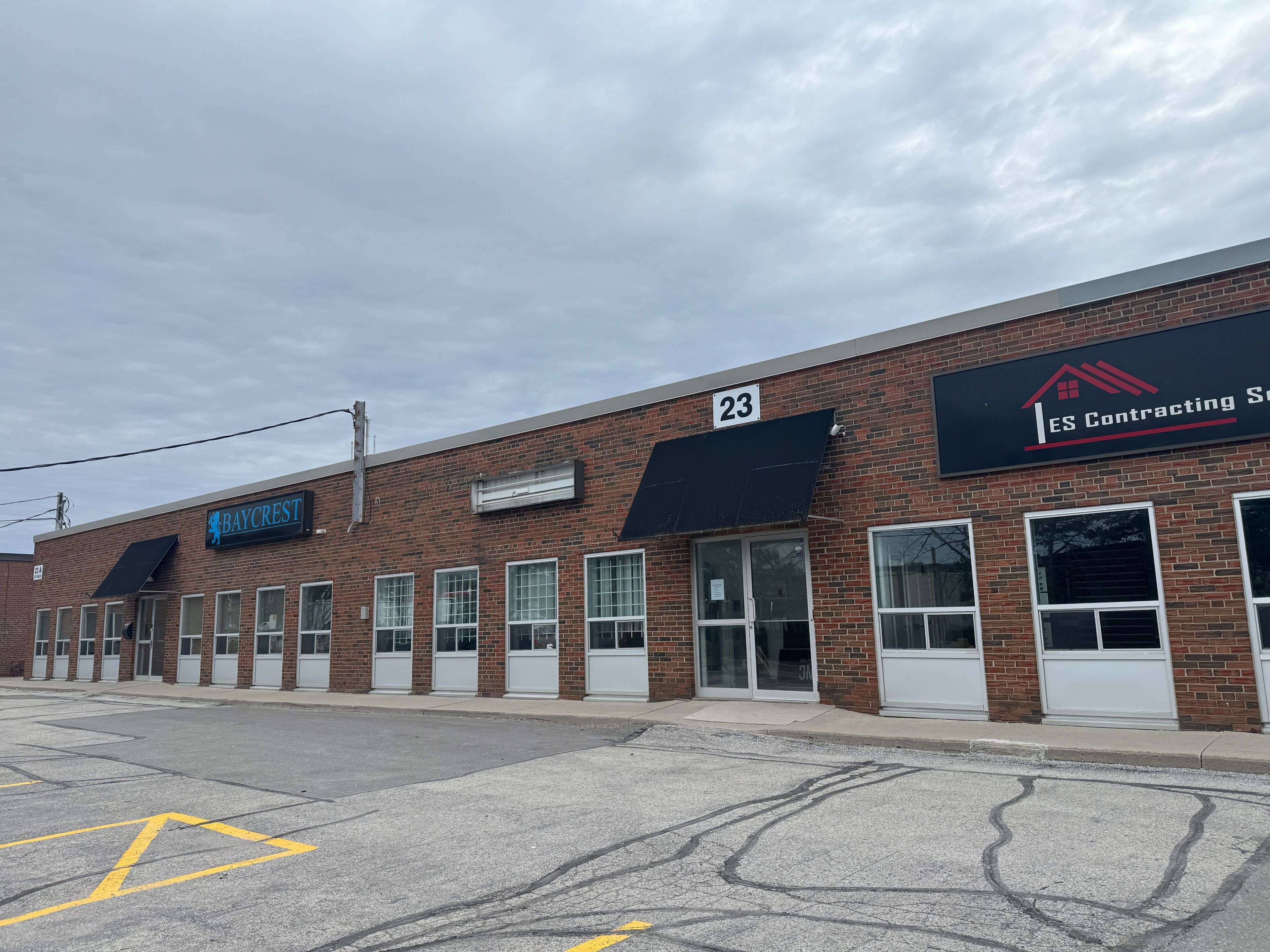 23 Railside RD #2, Toronto C13, ON M3A 1B2