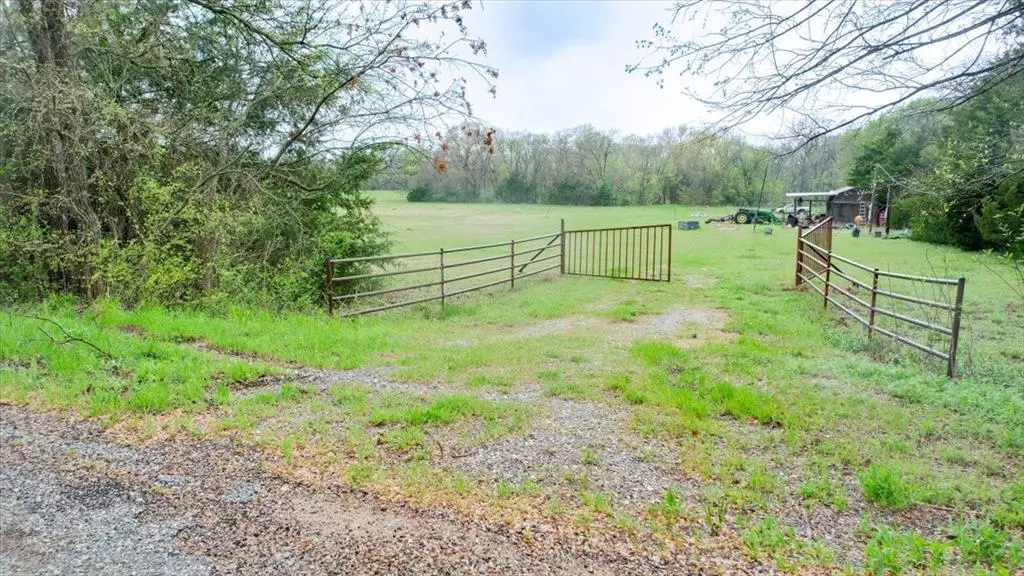 3602 Ward Neal Road, Bells, TX 75414