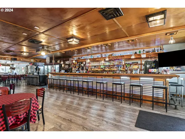 Mapleton, OR 97453,10786 HIGHWAY 126