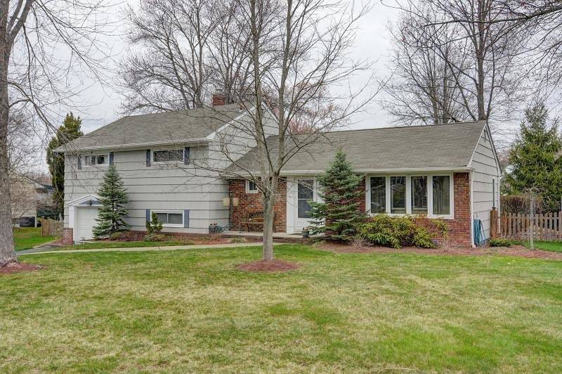 97 Knoll Ter, West Caldwell Twp., NJ 07006