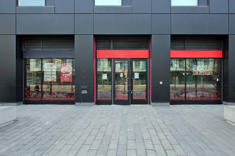 105 The Pond RD #10, Toronto W05, ON M3J 0K9