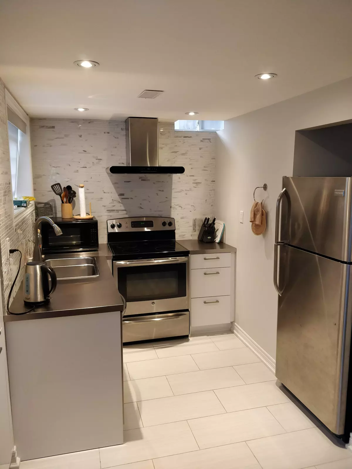 Richmond Hill, ON L4E 4N6,21 Delphinium Avenue AVE