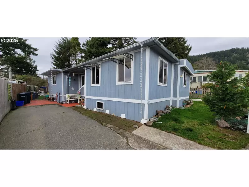 97883 COURT ST #59, Brookings, OR 97415
