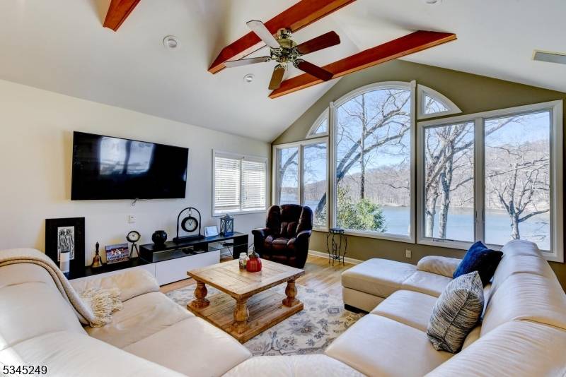 Rockaway Twp., NJ 07866,26 N Lake Shore Dr