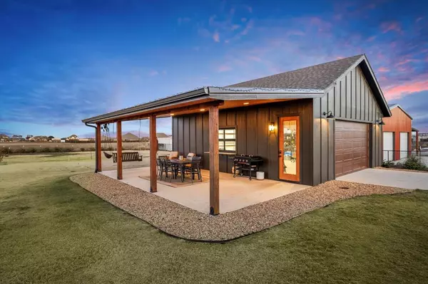 200 Evening Fire Drive,  Waxahachie,  TX 75167