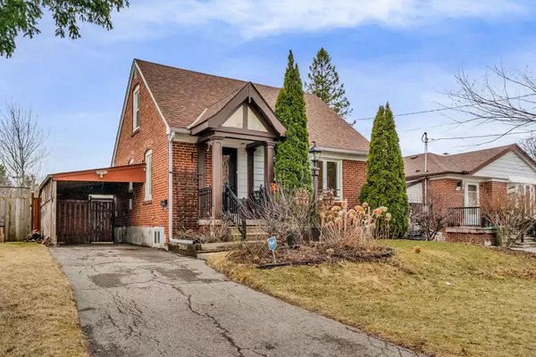 Toronto E04, ON M1P 1E3,20 Ashdean DR