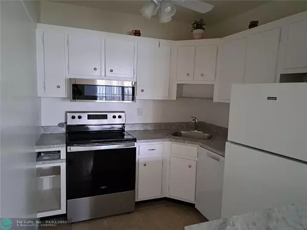 Fort Lauderdale, FL 33308,2455 NE 51st St #E307