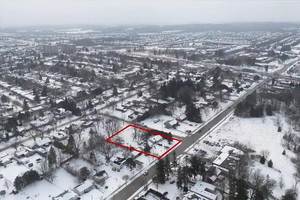 Newmarket, ON L3Y 1J4,98 Eagle ST