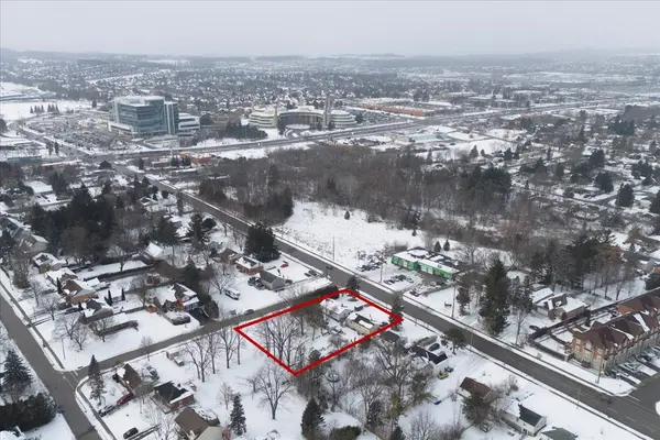 Newmarket, ON L3Y 1J4,104 Eagle ST