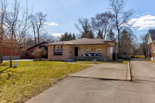 Brantford, ON N3S 3E9,11 Glenwood DR