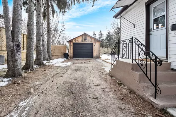 Norfolk, ON N0E 1Y0,124 College ST W