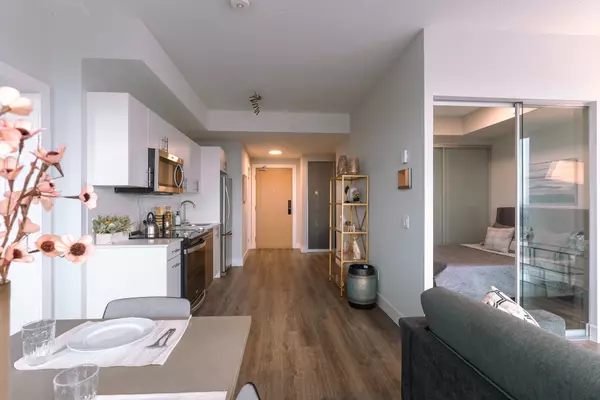 Oshawa, ON L1G 0E6,80 Bond ST E #1611