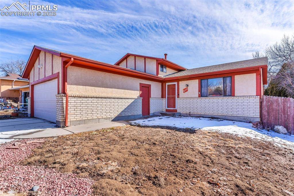 Pueblo, CO 81001,924 Bluestem BLVD