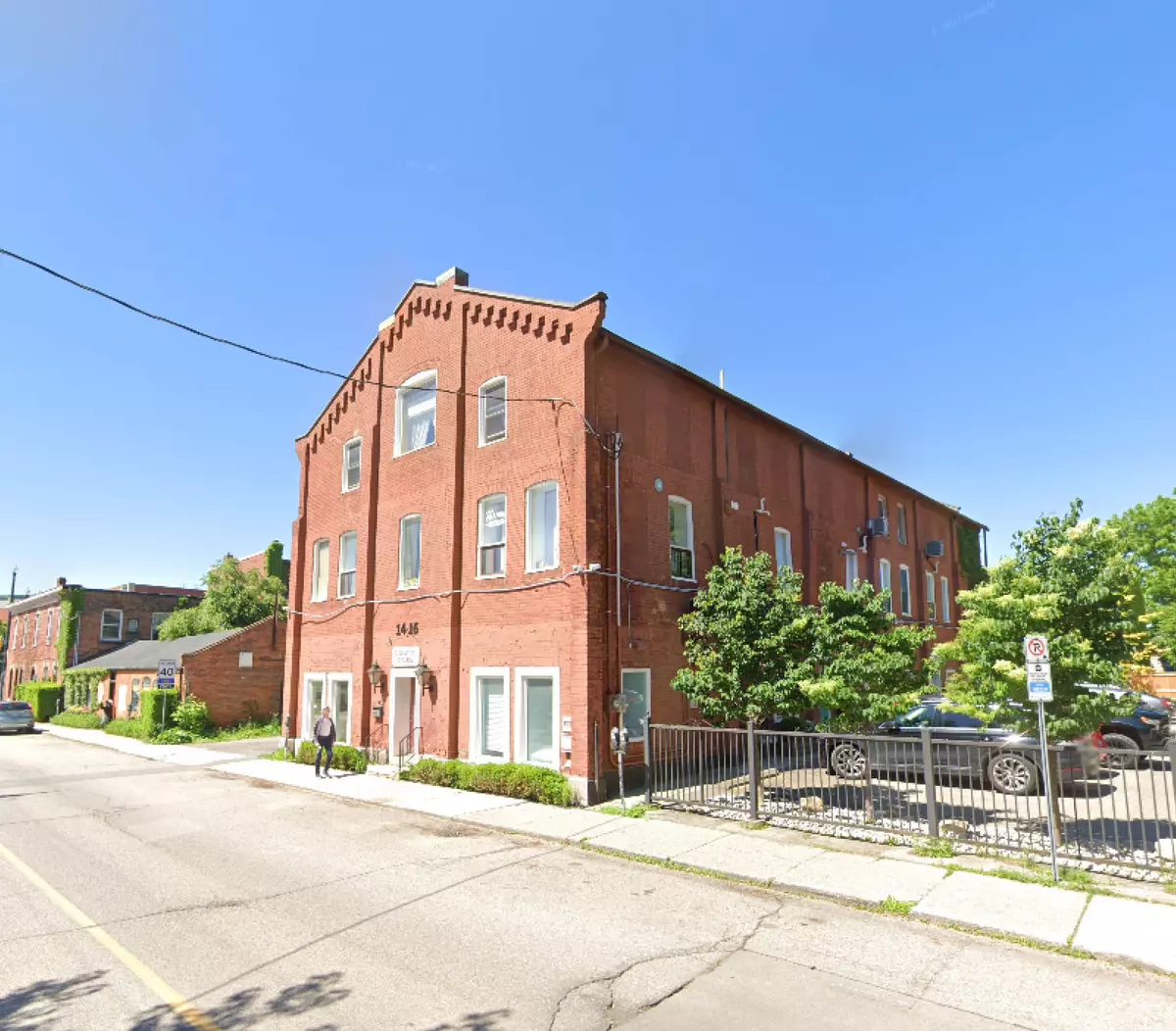 Hamilton, ON L9H 2R4,14 Cross ST
