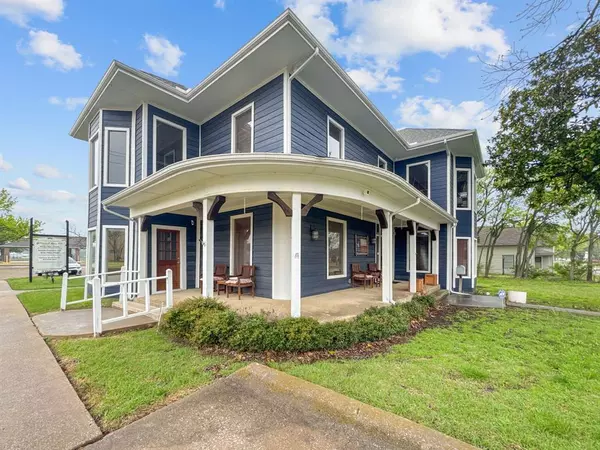 Farmersville, TX 75442,301 Mckinney Street