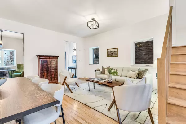 Toronto C10, ON M4S 1L9,163 Belsize DR