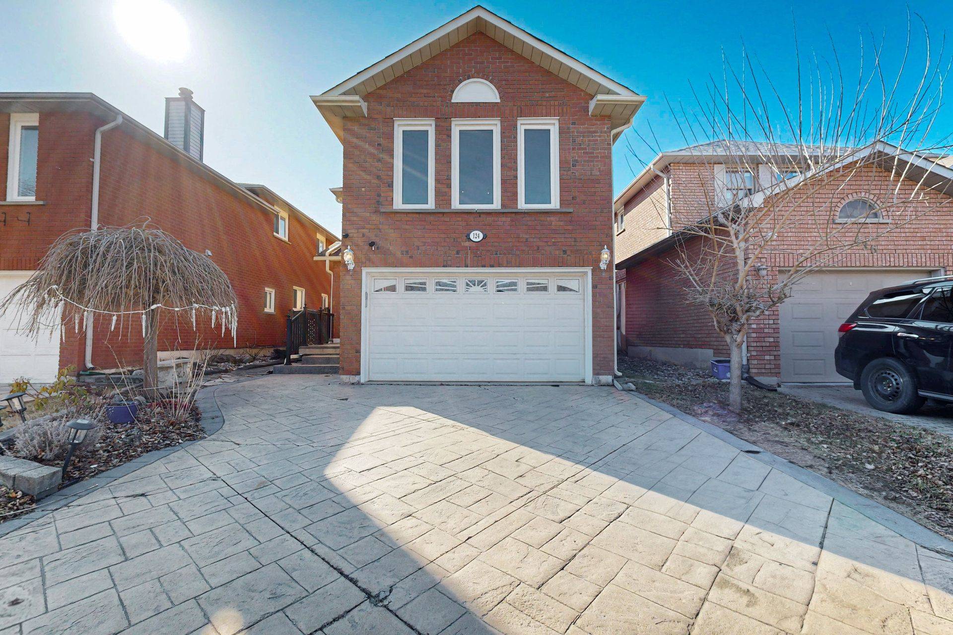 Richmond Hill, ON L4S 1A9,124 Summitcrest DR