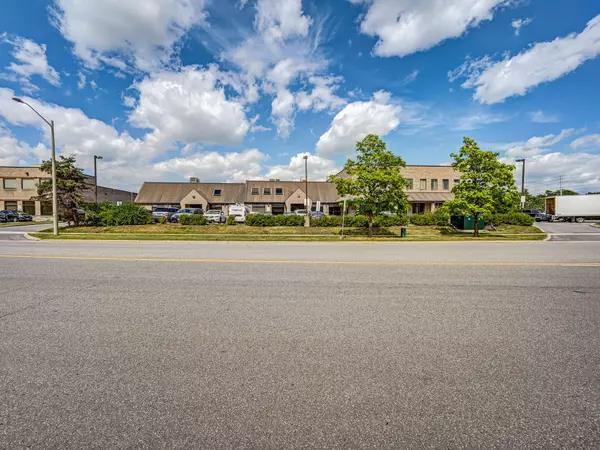 30 Pennsylvania AVE #1, Vaughan, ON L4K 4A5